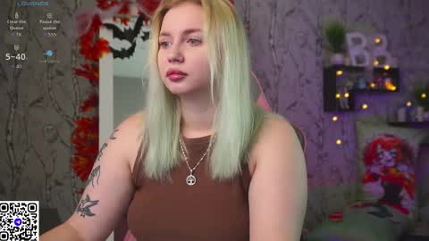 Emilia online show from November 1, 2025, 8:05 am