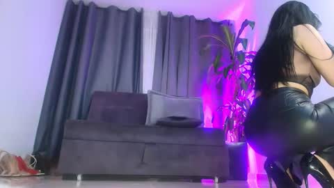 Snapshot of moon_wills chatting on November 10, 2025, 12:53 am MOON online show from November 10, 2025, 12:53 am