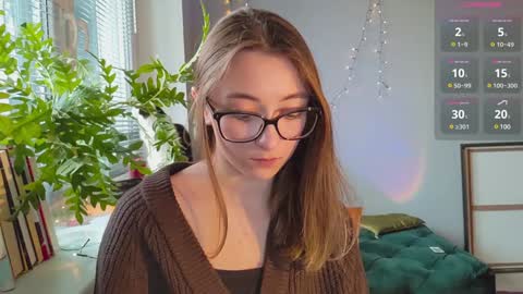 Snapshot of moonlight__lovers chatting on December 24, 2024, 12:11 pm Dana online show from December 24, 2024, 12:11 pm