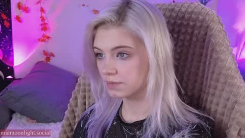 Mia   online show from December 4, 2024, 5:22 pm