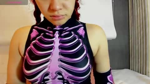 Kitty online show from November 22, 2025, 7:02 pm