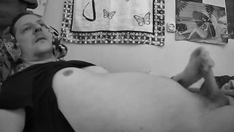 Snapshot of moonlucky007 chatting on March 10, 2025, 2:50 am Moonlucky007 online show from March 10, 2025, 2:50 am