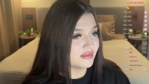 Ri online show from October 14, 2025, 8:09 pm