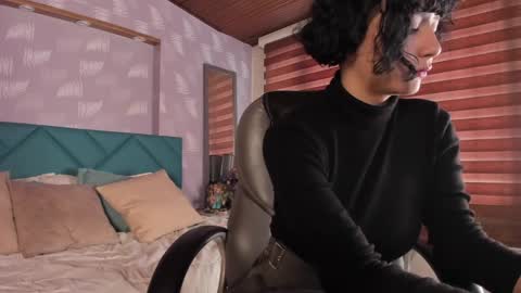 Snapshot of moony_14 chatting on February 2, 2025, 1:08 pm Michelle online show from February 2, 2025, 1:08 pm