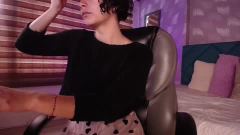 Snapshot of moony_14 chatting on February 22, 2025, 1:35 pm Michelle online show from February 22, 2025, 1:35 pm