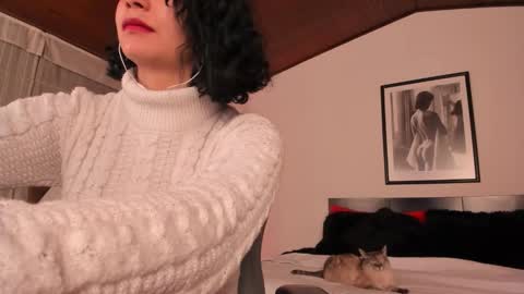 Snapshot of moony_14 chatting on September 23, 2025, 12:52 pm Michelle online show from September 23, 2025, 12:52 pm