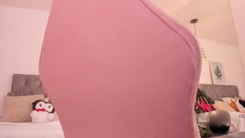 Snapshot of moony_14 chatting on November 23, 2025, 2:39 pm Michelle online show from November 23, 2025, 2:39 pm