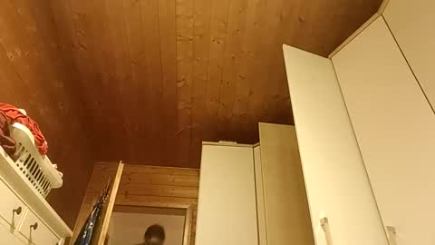 moos1 online show from October 9, 2025, 5:05 am