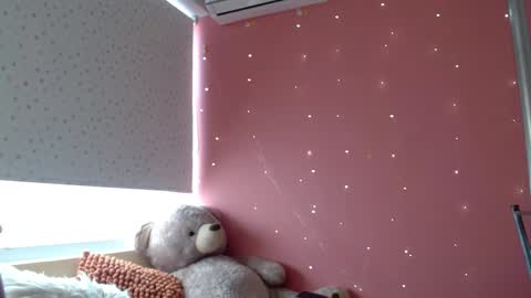 Snapshot of mora_haze chatting on January 4, 2025, 5:37 pm Mora Haze 3 online show from January 4, 2025, 5:37 pm