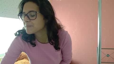 Snapshot of mora_haze chatting on January 15, 2025, 7:34 pm Mora Haze 3 online show from January 15, 2025, 7:34 pm