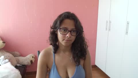 Snapshot of mora_haze chatting on January 22, 2025, 6:31 pm Mora Haze 3 online show from January 22, 2025, 6:31 pm