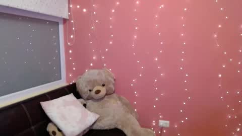 Snapshot of mora_haze chatting on February 27, 2025, 10:04 am Mora Haze 3 online show from February 27, 2025, 10:04 am