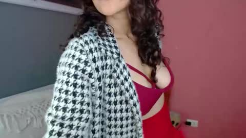 Snapshot of mora_haze chatting on October 22, 2025, 12:11 am Mora Haze 3 online show from October 22, 2025, 12:11 am