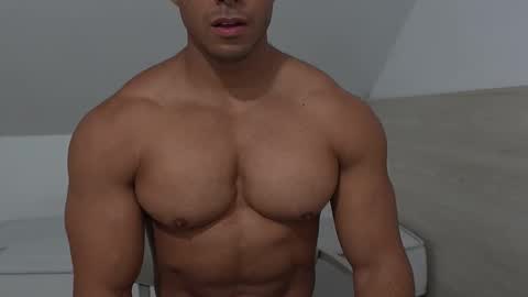 moreno1muscular online show from November 21, 2025, 2:10 am