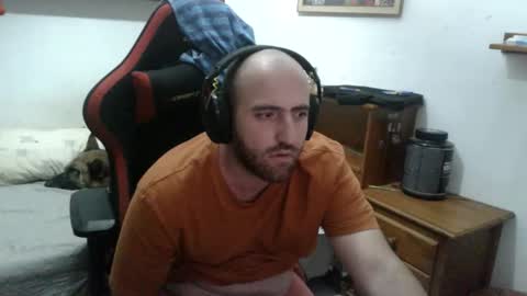 Snapshot of morenoch19 chatting on October 23, 2025, 5:01 pm alejo online show from October 23, 2025, 5:01 pm