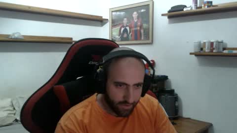 Snapshot of morenoch19 chatting on November 4, 2025, 1:43 pm alejo online show from November 4, 2025, 1:43 pm