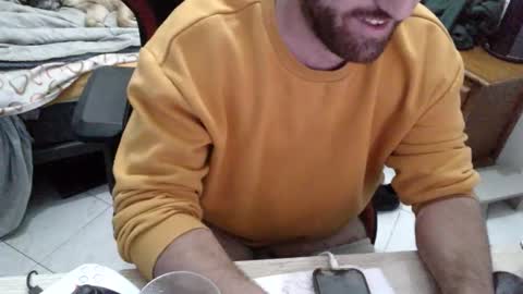 Snapshot of morenoch19 chatting on November 18, 2025, 9:52 pm alejo online show from November 18, 2025, 9:52 pm