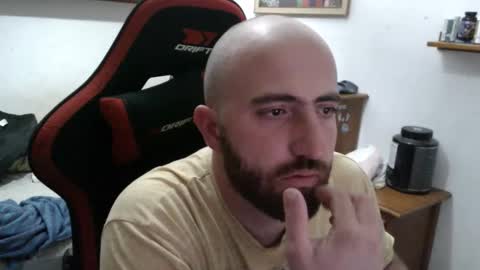 Snapshot of morenoch19 chatting on November 27, 2025, 7:27 pm alejo online show from November 27, 2025, 7:27 pm