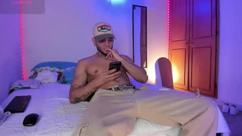 morenosiam online show from October 19, 2025, 4:46 am