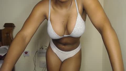 Mellisa online show from December 3, 2024, 9:45 pm