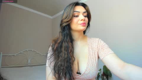 Snapshot of moroccan_diamond_ chatting on February 6, 2025, 8:50 am Medina online show from February 6, 2025, 8:50 am
