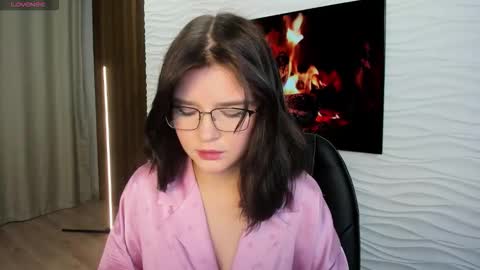 Snapshot of morygirl chatting on September 17, 2025, 1:46 pm mori online show from September 17, 2025, 1:46 pm