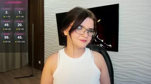 Snapshot of morygirl chatting on September 18, 2025, 1:13 pm mori online show from September 18, 2025, 1:13 pm