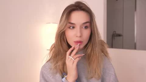 MIRA online show from November 22, 2025, 5:34 pm