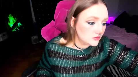 Snapshot of motorkate chatting on December 7, 2024, 1:58 am motorkate online show from December 7, 2024, 1:58 am