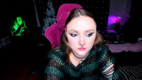 Snapshot of motorkate chatting on December 15, 2024, 4:04 pm motorkate online show from December 15, 2024, 4:04 pm