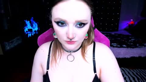 Snapshot of motorkate chatting on December 24, 2024, 12:22 am motorkate online show from December 24, 2024, 12:22 am