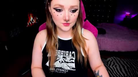Snapshot of motorkate chatting on February 28, 2025, 1:47 am motorkate online show from February 28, 2025, 1:47 am