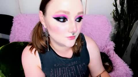 Snapshot of motorkate chatting on September 16, 2025, 11:28 pm motorkate online show from September 16, 2025, 11:28 pm