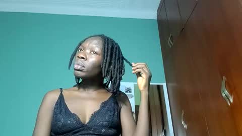 Snapshot of mouthymiss chatting on March 4, 2025, 2:10 pm Mouthymiss online show from March 4, 2025, 2:10 pm