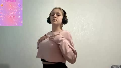 Snapshot of mozelleberendt chatting on December 14, 2025, 4:18 am Jenny online show from December 14, 2025, 4:18 am