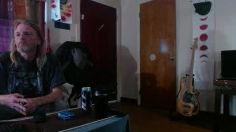 mr_happy12 online show from October 30, 2025, 9:04 pm