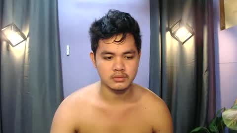 Snapshot of mr_olivercummerx chatting on October 24, 2025, 2:41 am mr_olivercummerx online show from October 24, 2025, 2:41 am