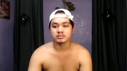 Snapshot of mr_olivercummerx chatting on November 28, 2025, 7:00 am mr_olivercummerx online show from November 28, 2025, 7:00 am