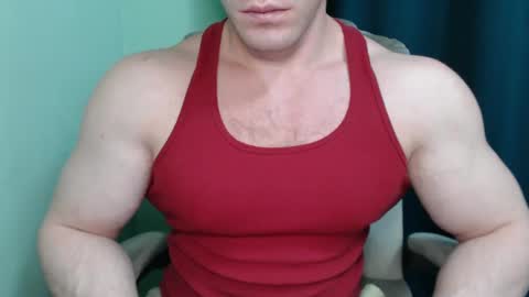 Snapshot of mrbiceps_23 chatting on February 28, 2025, 10:39 pm Mrbiceps23 online show from February 28, 2025, 10:39 pm