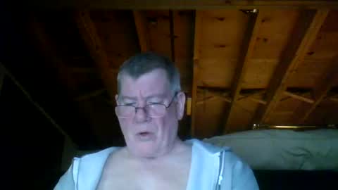 Snapshot of mrblade666 chatting on February 24, 2025, 12:20 am mrblade666 online show from February 24, 2025, 12:20 am