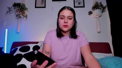 Laura online show from October 8, 2025, 5:49 am