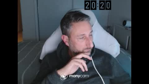 Snapshot of mrdr0o0o chatting on November 17, 2025, 7:19 pm mrdr0o0o online show from November 17, 2025, 7:19 pm