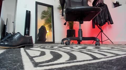 Snapshot of mrfrank_tattoo chatting on December 3, 2024, 2:38 pm MrFrank. online show from December 3, 2024, 2:38 pm