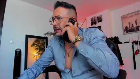 Snapshot of mrfrank_tattoo chatting on December 18, 2024, 3:22 pm MrFrank. online show from December 18, 2024, 3:22 pm