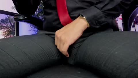 Snapshot of mrfrank_tattoo chatting on December 24, 2024, 1:28 pm MrFrank. online show from December 24, 2024, 1:28 pm