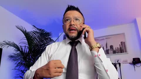 Snapshot of mrfrank_tattoo chatting on December 25, 2024, 2:56 pm MrFrank. online show from December 25, 2024, 2:56 pm