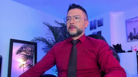 Snapshot of mrfrank_tattoo chatting on December 26, 2024, 11:54 am MrFrank. online show from December 26, 2024, 11:54 am