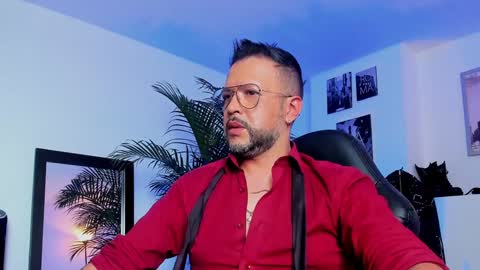 Snapshot of mrfrank_tattoo chatting on December 26, 2024, 6:54 pm MrFrank. online show from December 26, 2024, 6:54 pm