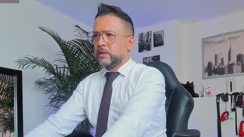 Snapshot of mrfrank_tattoo chatting on January 11, 2025, 2:36 pm MrFrank. online show from January 11, 2025, 2:36 pm