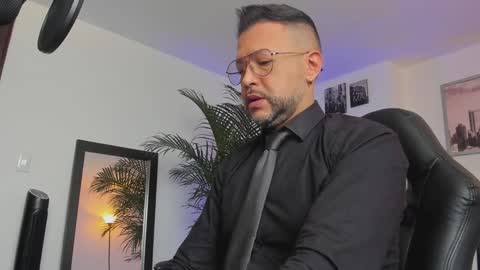 Snapshot of mrfrank_tattoo chatting on January 20, 2025, 12:28 pm MrFrank. online show from January 20, 2025, 12:28 pm